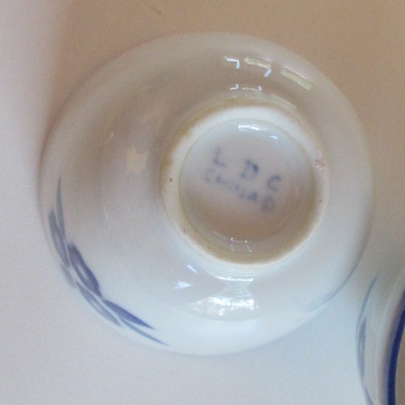 Oriental Sake/Tea cups set 2 - Picture 4 of 6